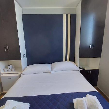 La Stanza Sul Porto Di Amalfi Camera Piccina Piccina Con Bagno Privato E Terrazzino Vista Mare ภายนอก รูปภาพ