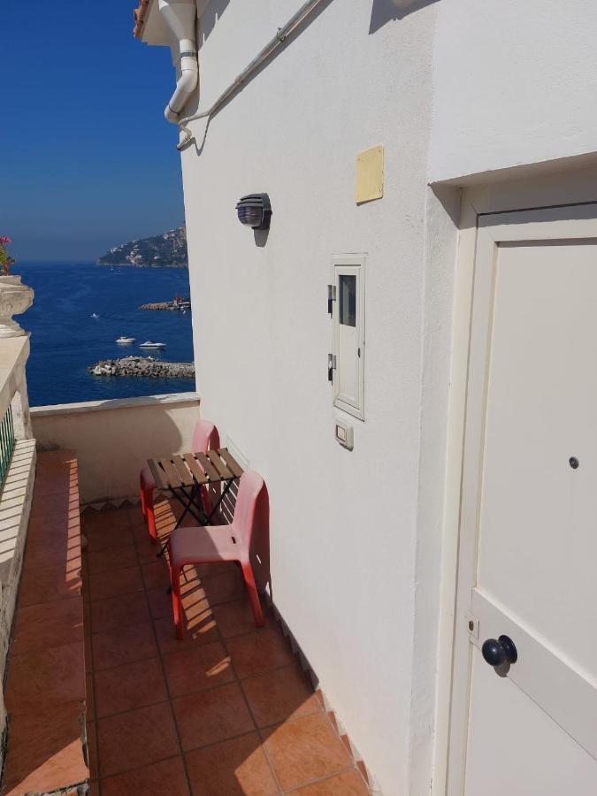 La Stanza Sul Porto Di Amalfi Camera Piccina Piccina Con Bagno Privato E Terrazzino Vista Mare ภายนอก รูปภาพ