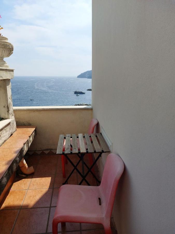 La Stanza Sul Porto Di Amalfi Camera Piccina Piccina Con Bagno Privato E Terrazzino Vista Mare ภายนอก รูปภาพ