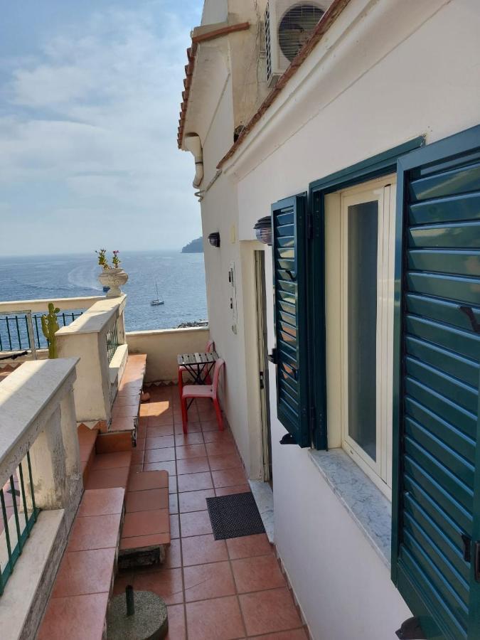 La Stanza Sul Porto Di Amalfi Camera Piccina Piccina Con Bagno Privato E Terrazzino Vista Mare ภายนอก รูปภาพ