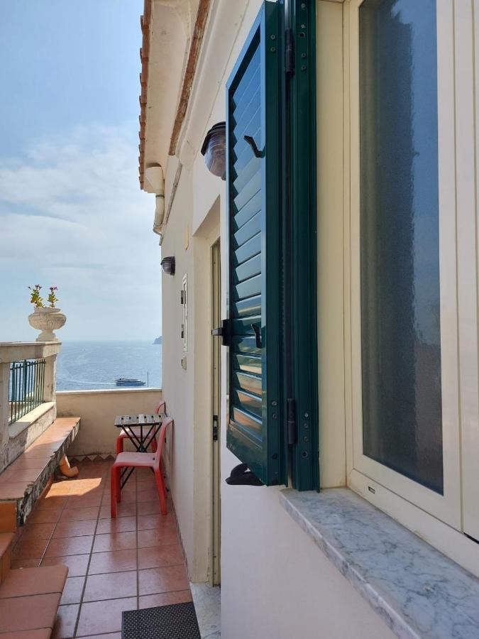 La Stanza Sul Porto Di Amalfi Camera Piccina Piccina Con Bagno Privato E Terrazzino Vista Mare ภายนอก รูปภาพ